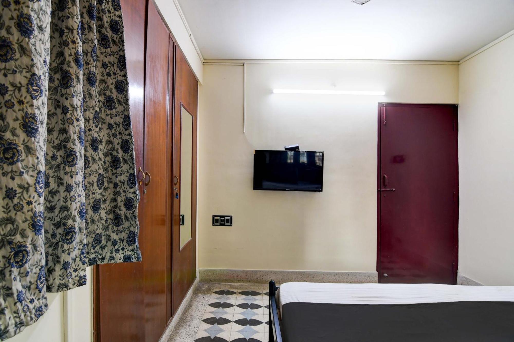 Oyo Simplex Guest House Behala Calcutá Exterior foto