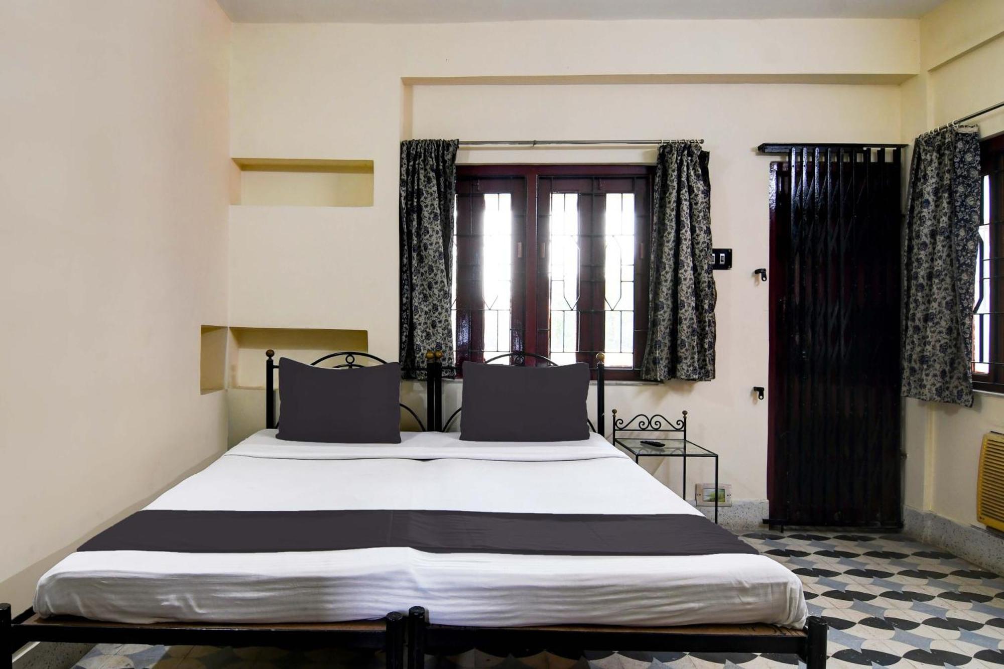 Oyo Simplex Guest House Behala Calcutá Exterior foto