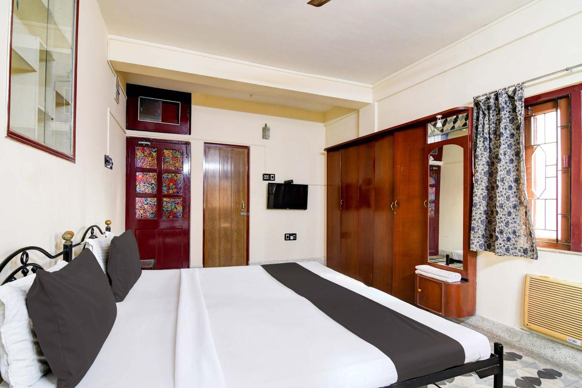 Oyo Simplex Guest House Behala Calcutá Exterior foto