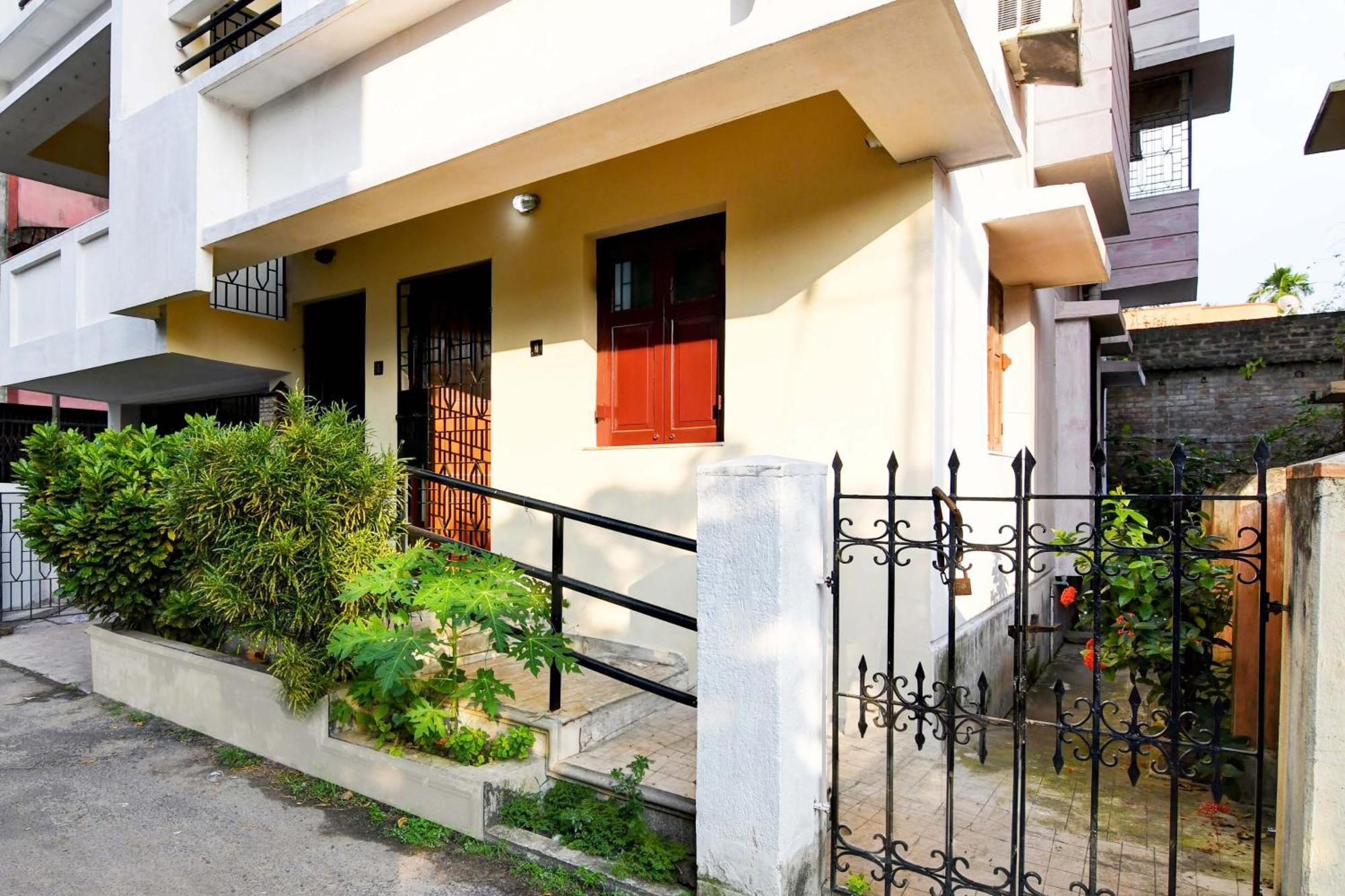 Oyo Simplex Guest House Behala Calcutá Exterior foto